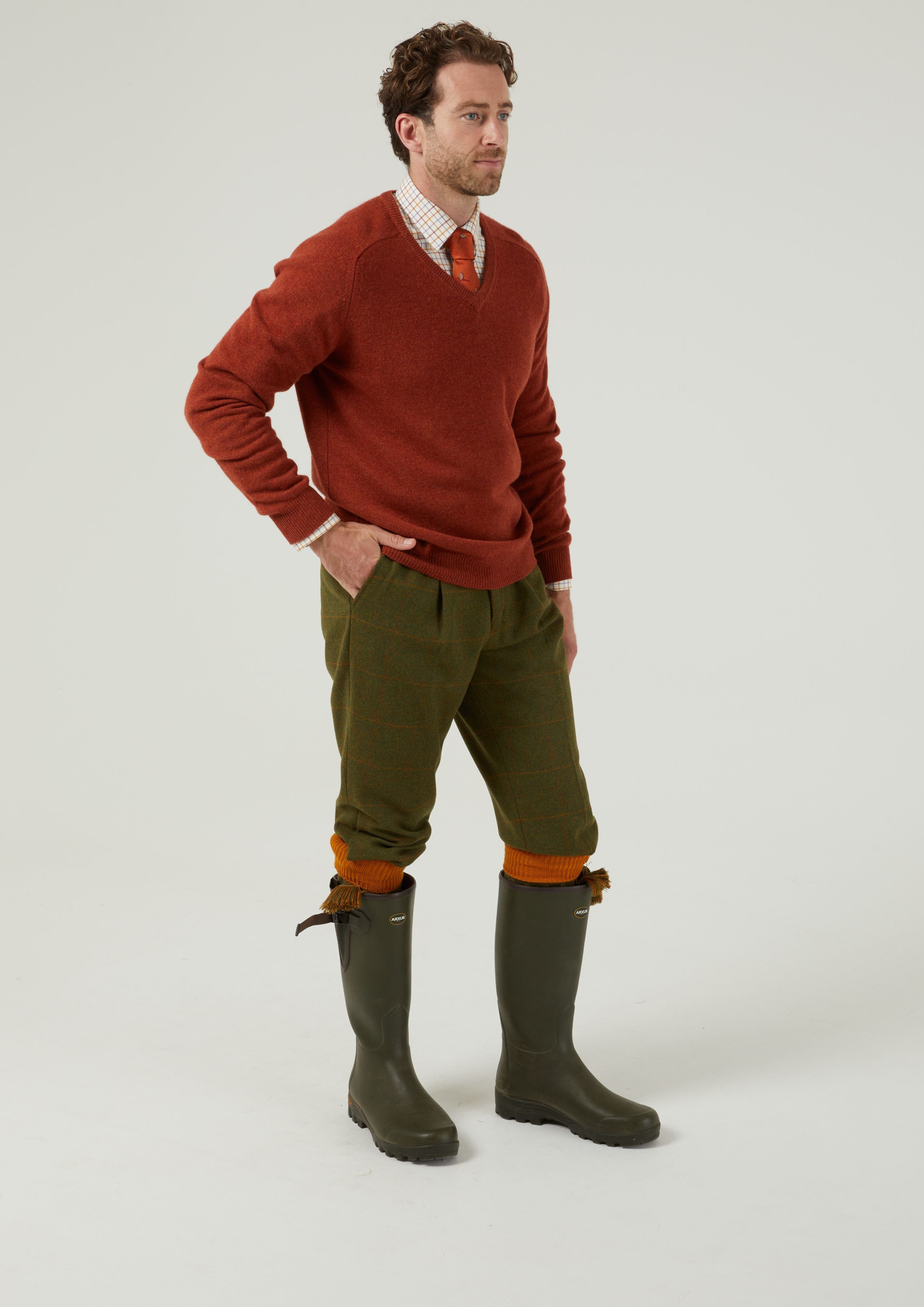 Men wearing hunter top boots