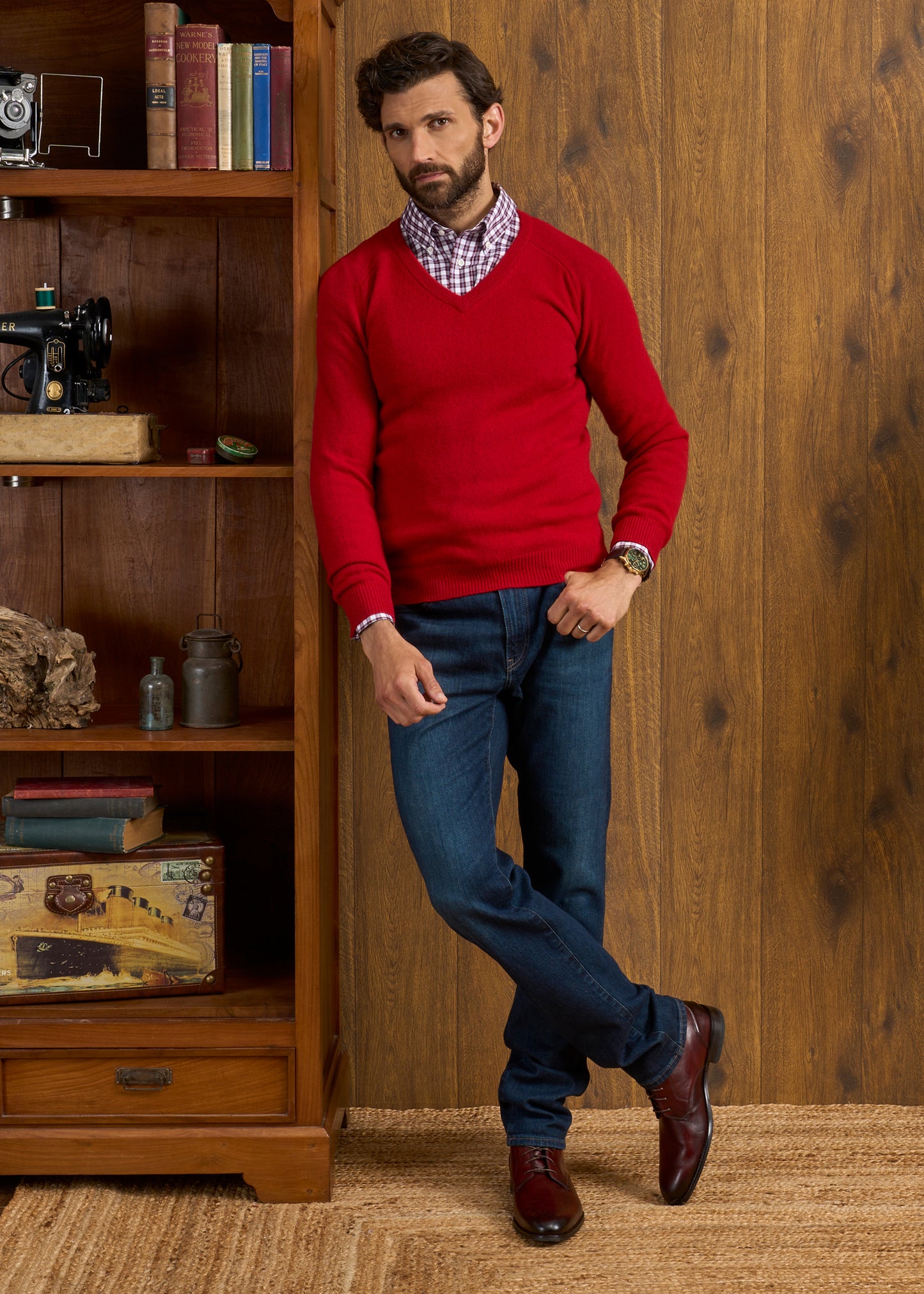 Kilsyth Men's Lambswool Jumper in Dubonnet