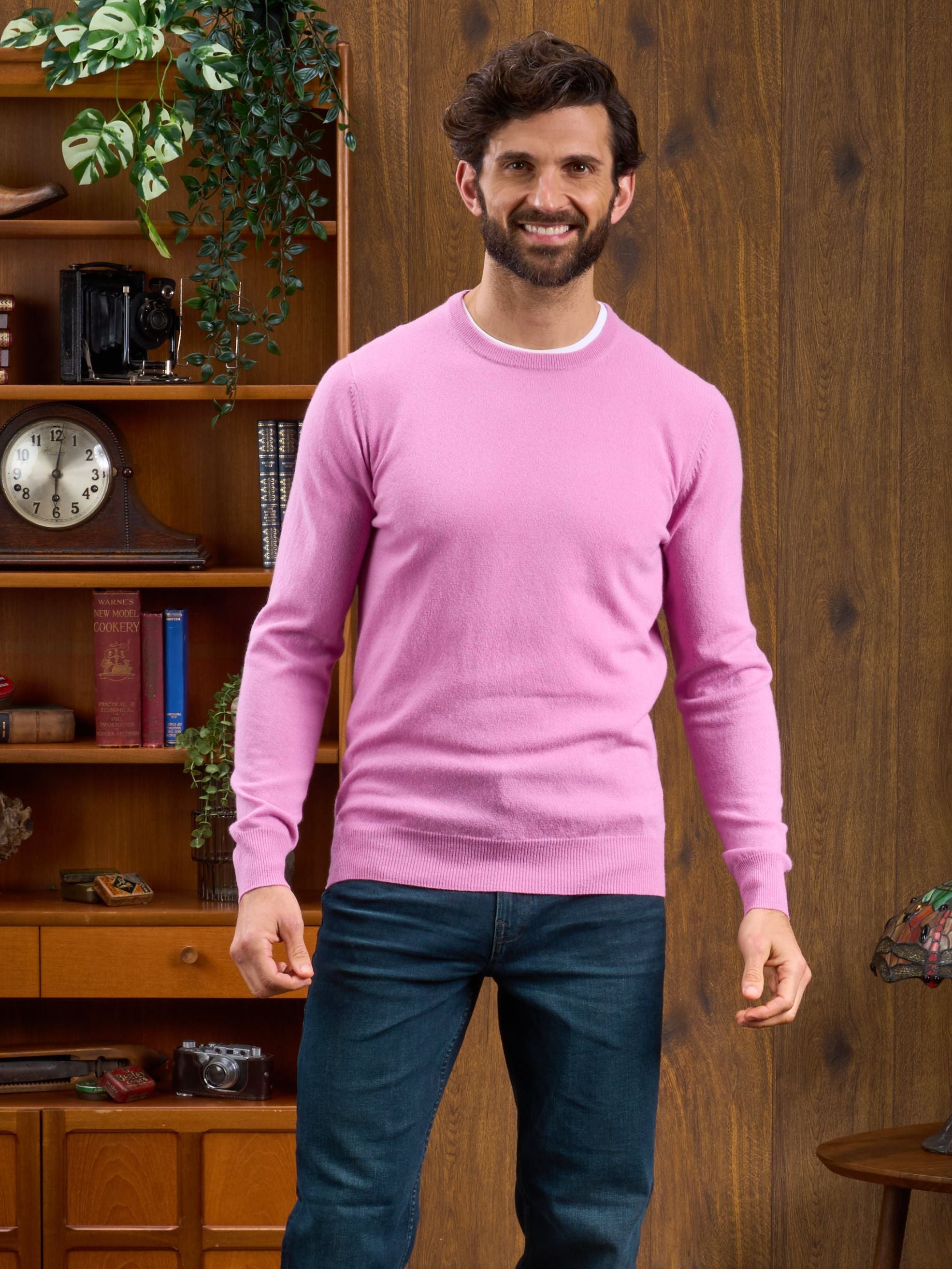 Men s Geelong Lambswool Crew Neck Jumper In Pink Haze Regular Fit