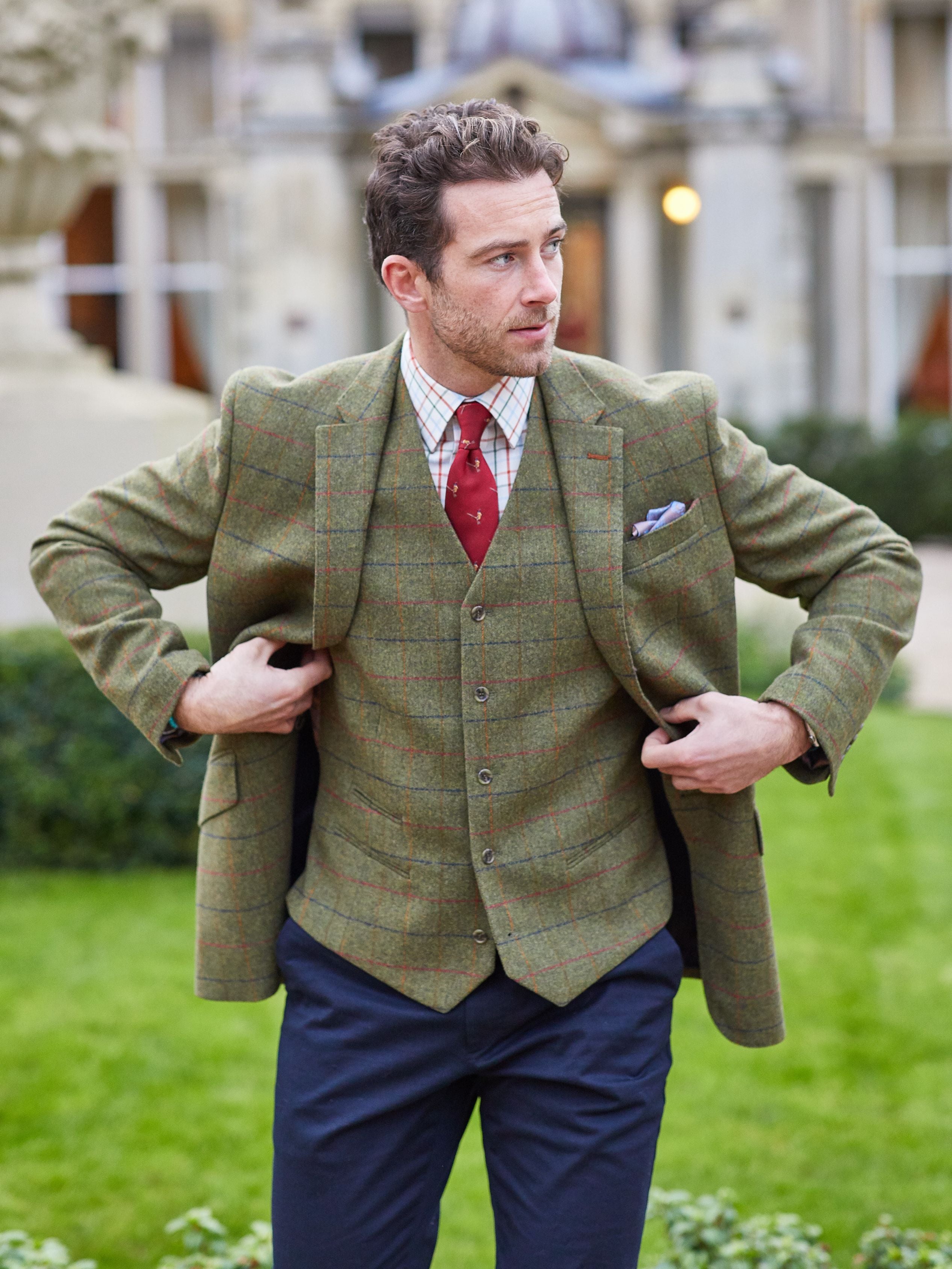 Surrey Men's Tweed Lined Waistcoat In Meadow – Alan Paine UK