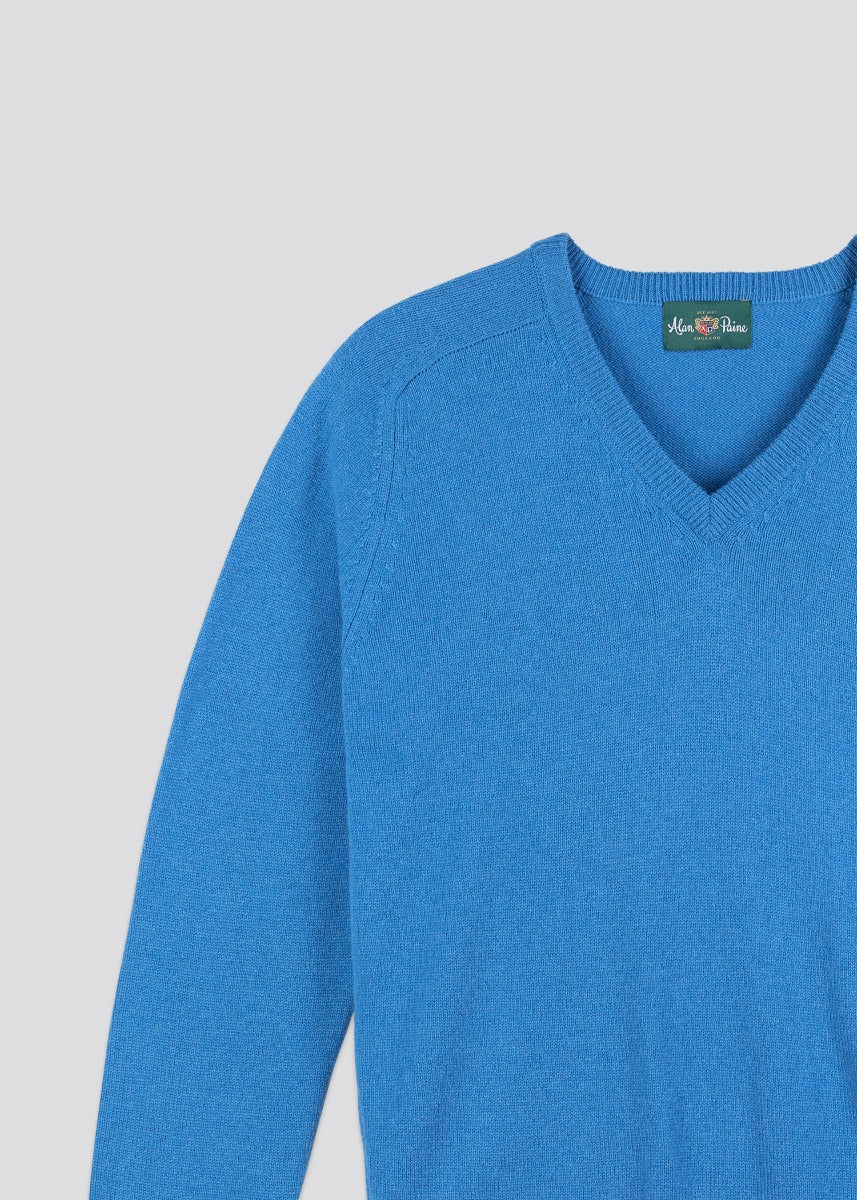 Men's Lambswool Vee Neck Jumper in Cyan - Regular Fit